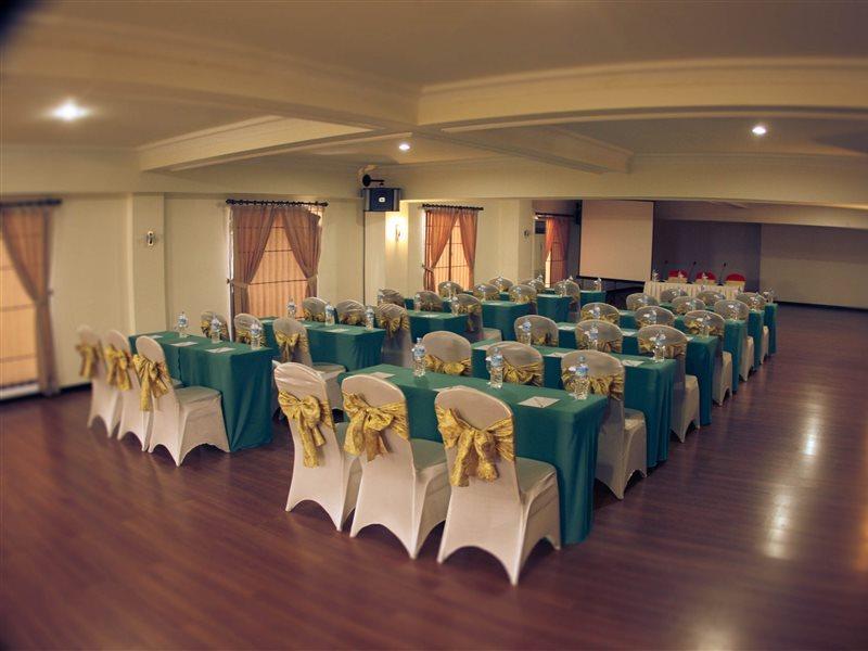 Rama Garden Hotel Палу Экстерьер фото