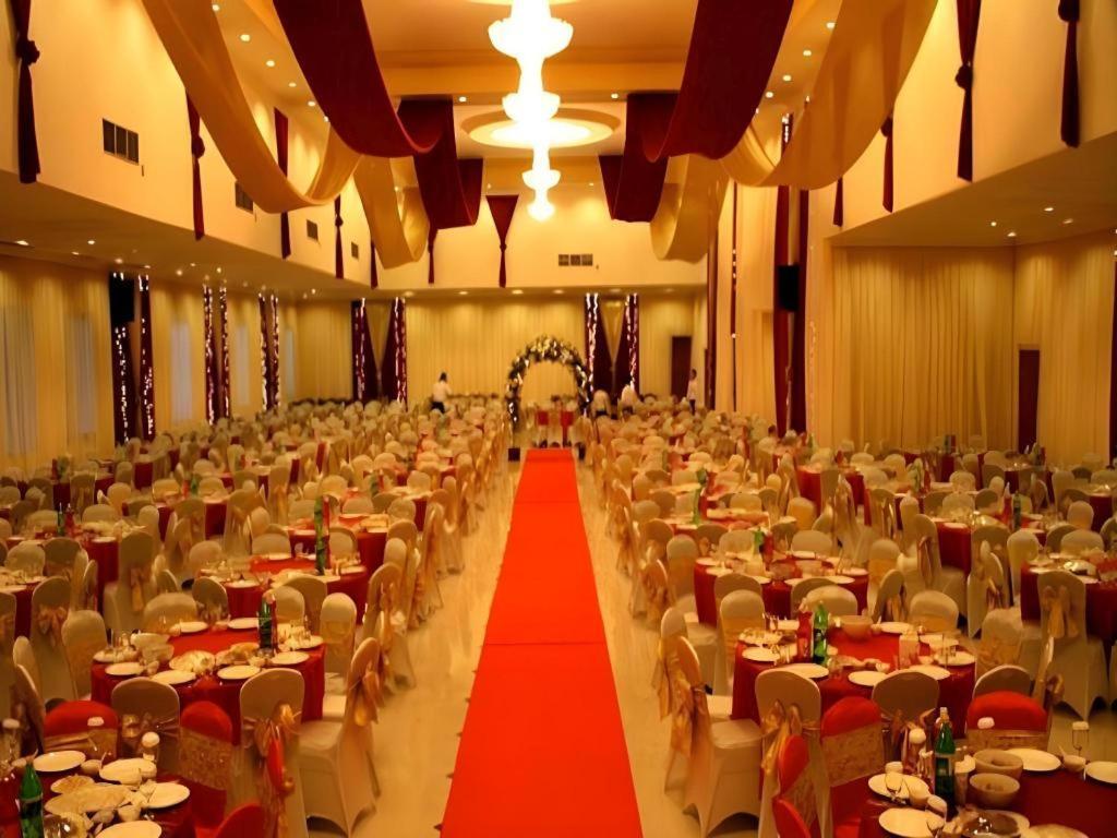 Rama Garden Hotel Палу Экстерьер фото