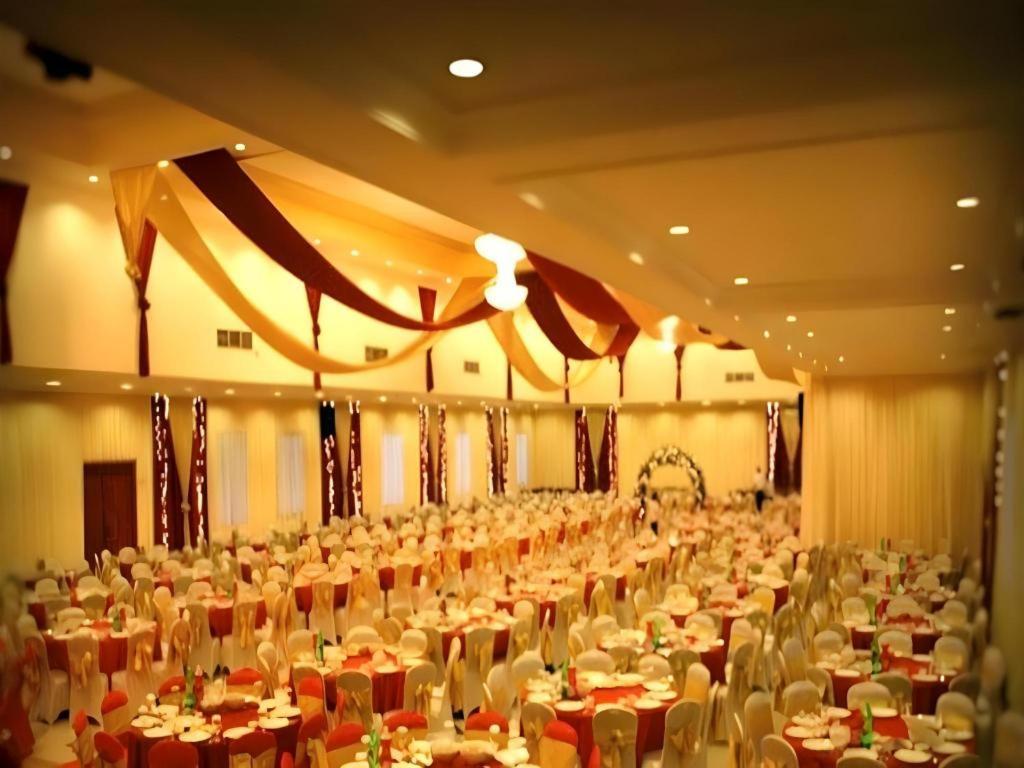 Rama Garden Hotel Палу Экстерьер фото